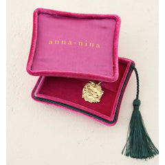 Anna + Nina Medaljon Love - nakit