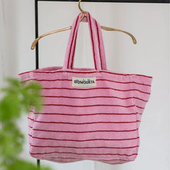 Bongusta Naram Velika torba Baby Pink & Ski Patrol u ambijentu