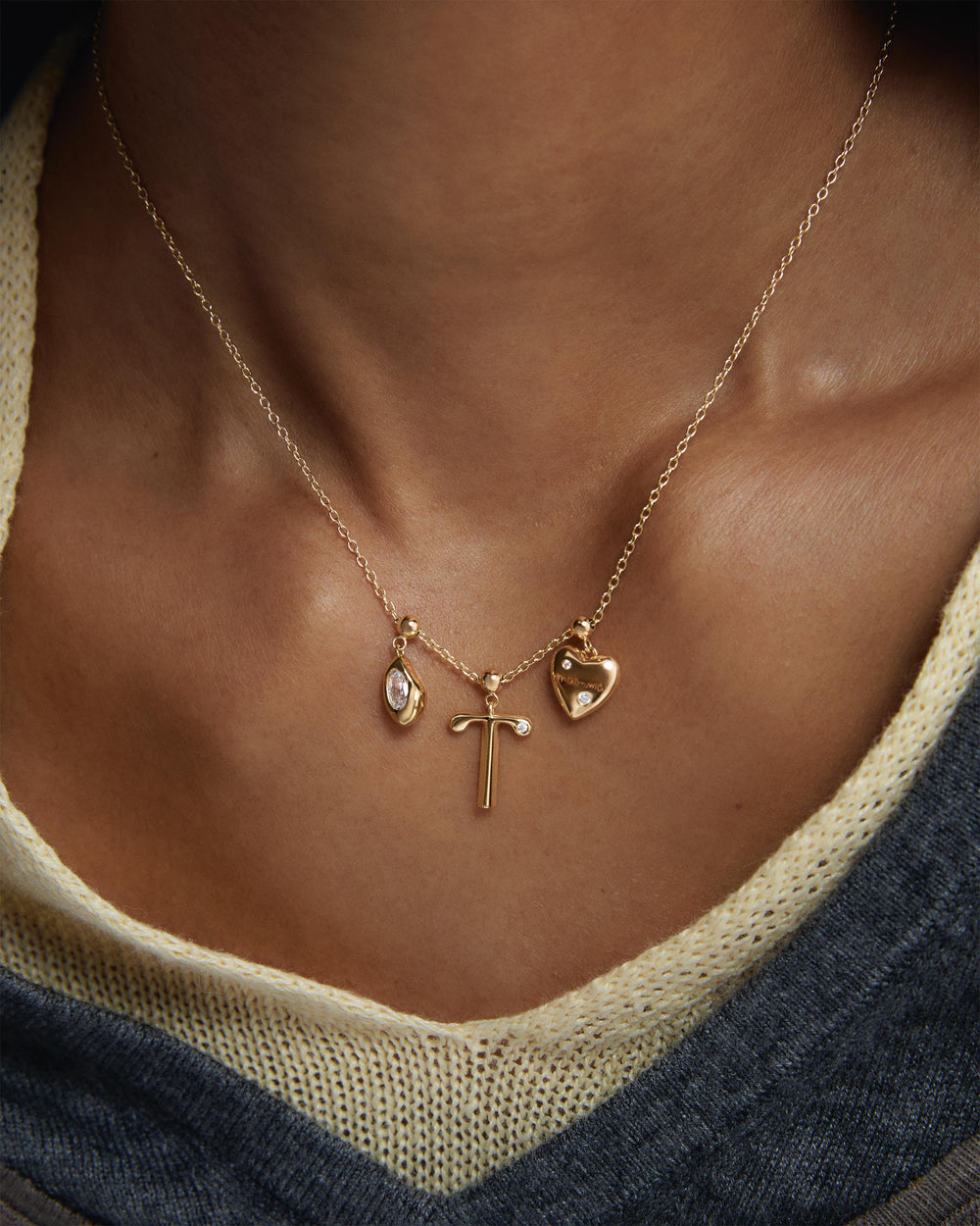 PDPAOLA Charm privjesak Glow - na modelu