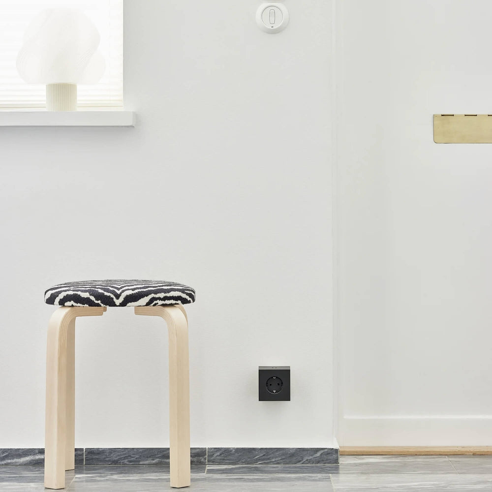 Avolt Square 2 Stockholm Black USB-C | SHARENO