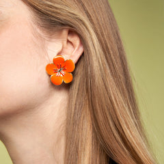 Coucou Suzette Naušnice Nasturtium na modelu