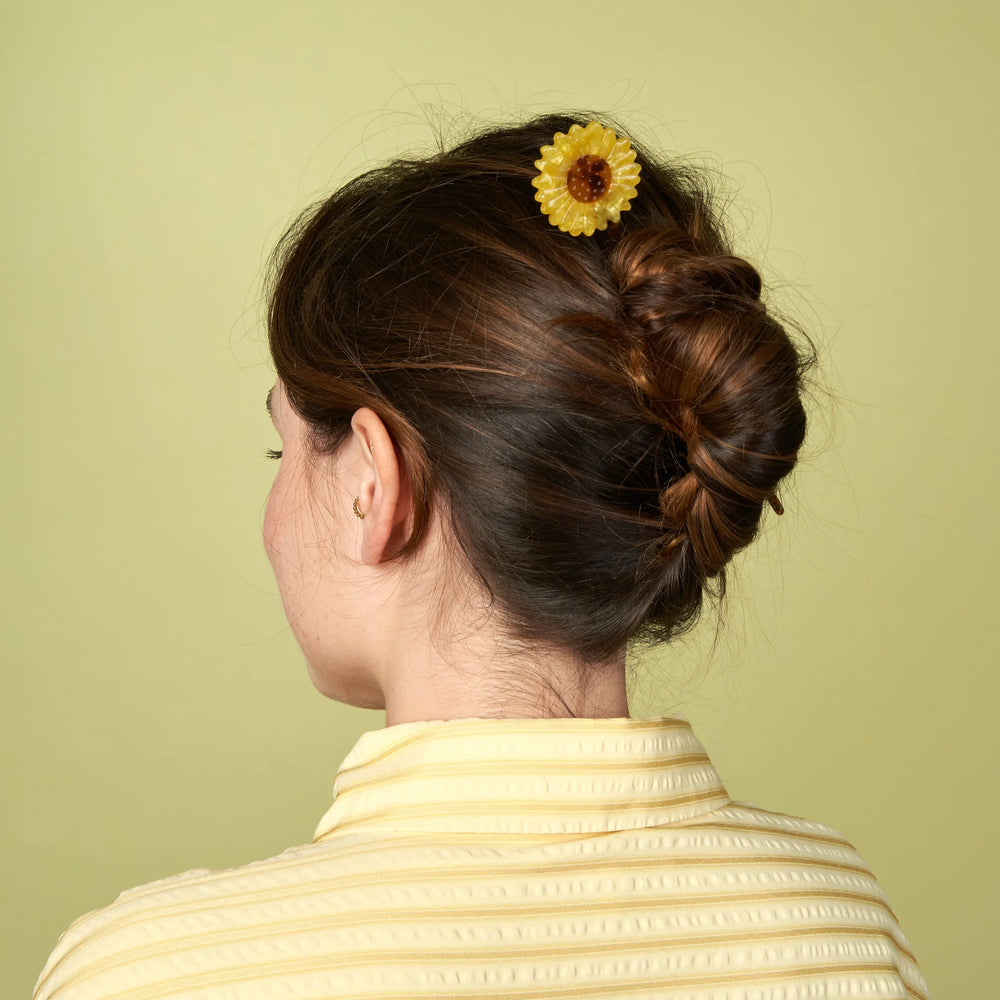 Coucou Suzette Štapić za kosu Sunflower na modelu