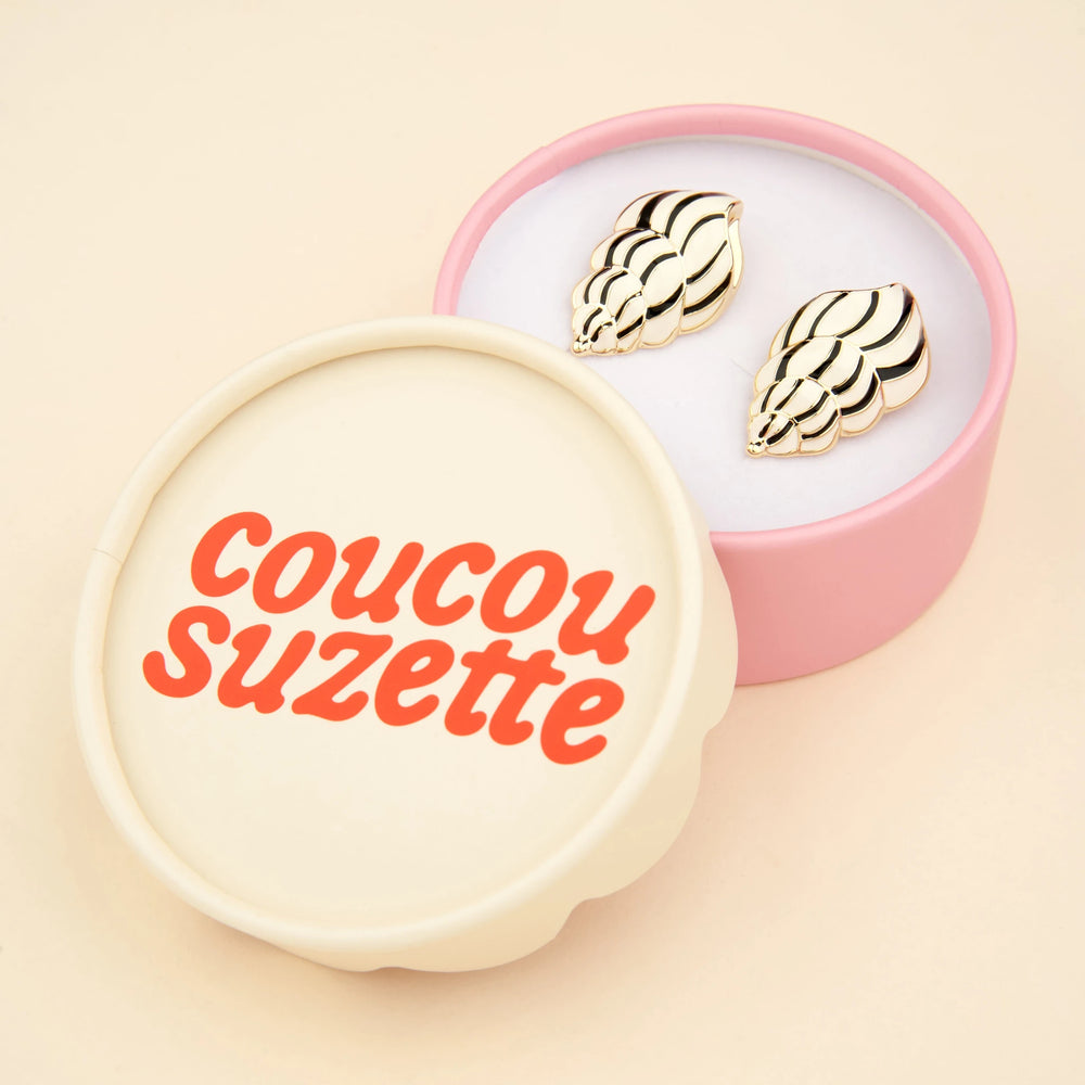 Coucou Suzette Naušnice Metal Shell - krupni plan