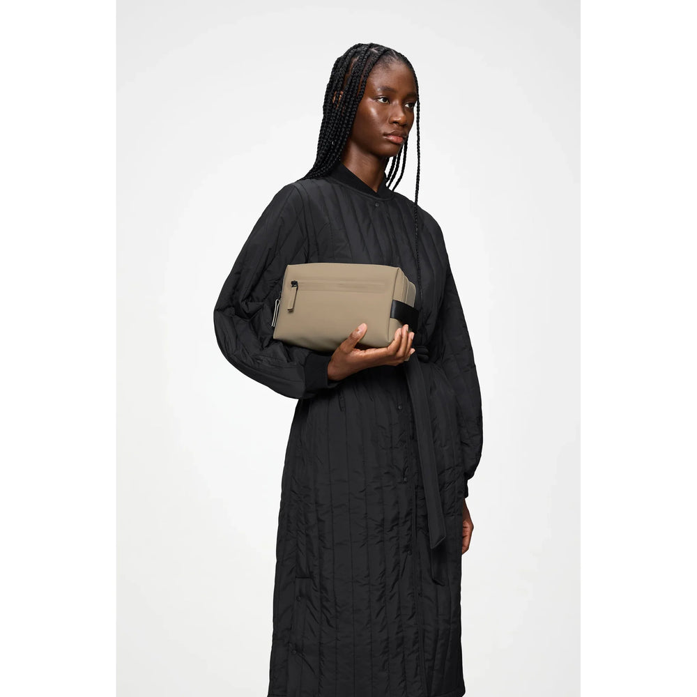 RAINS Neseser - Beige - torbe i dodaci